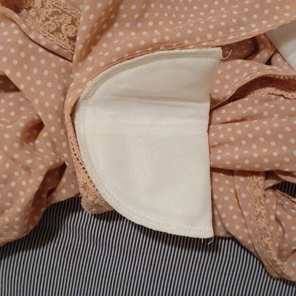 💙𝅺🌹polkadot blouse - Picture 10 of 11